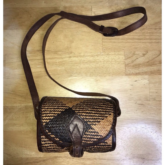 Small Unique Brown‎ Tan Wicker Rattan Style Shoulder Round Purse Handbag - Picture 1 of 14